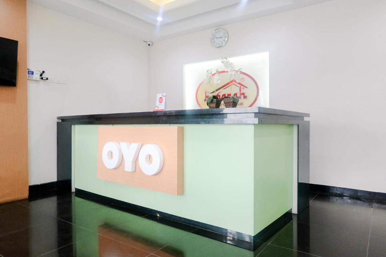 Oyo 696 Hasanah Guest House Syariah De Saphire Malang Dış mekan fotoğraf