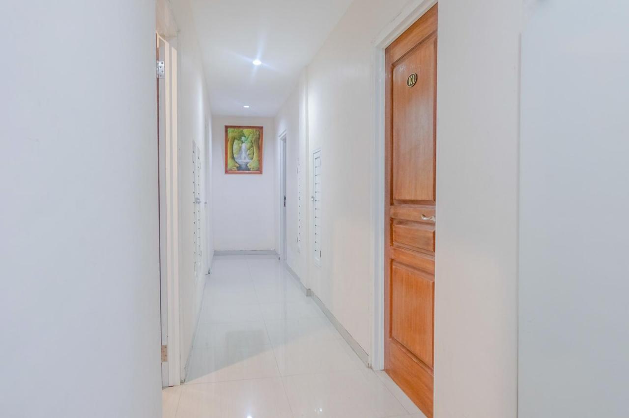 Oyo 696 Hasanah Guest House Syariah De Saphire Malang Dış mekan fotoğraf