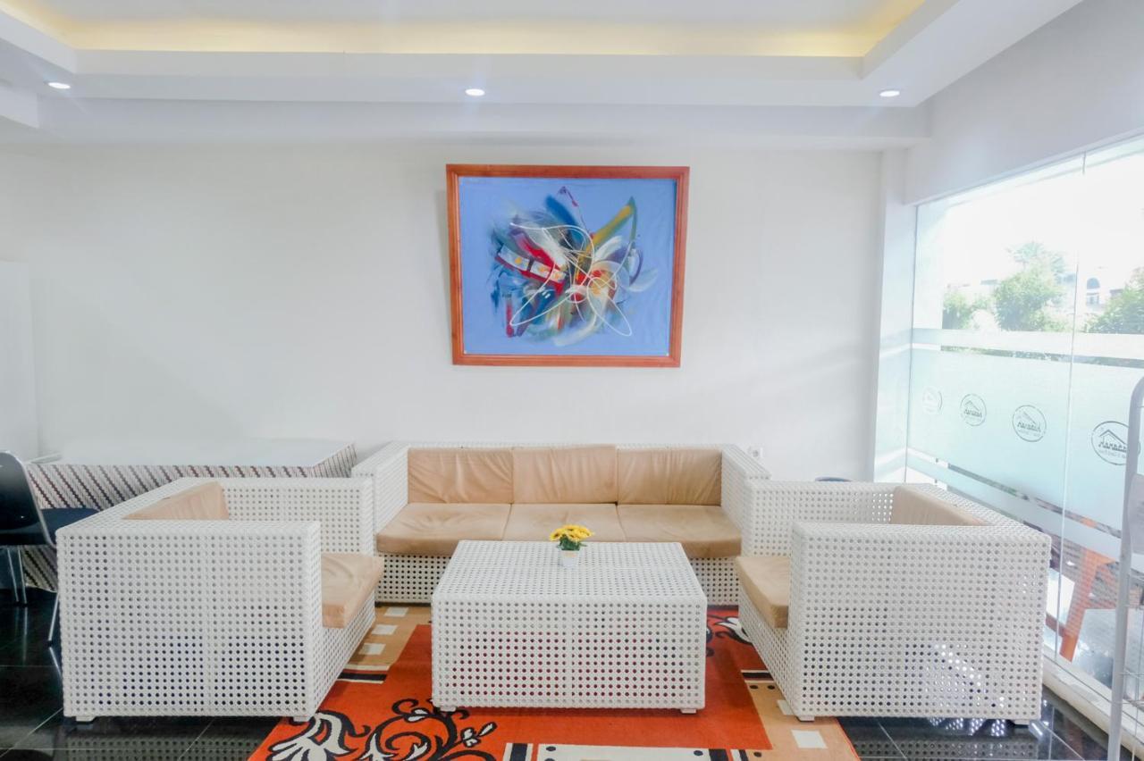 Oyo 696 Hasanah Guest House Syariah De Saphire Malang Dış mekan fotoğraf