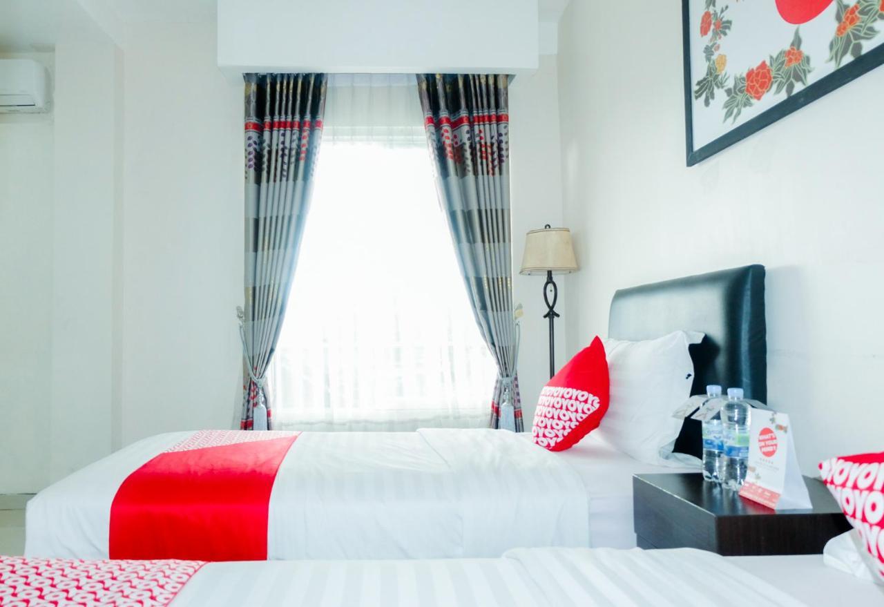 Oyo 696 Hasanah Guest House Syariah De Saphire Malang Dış mekan fotoğraf
